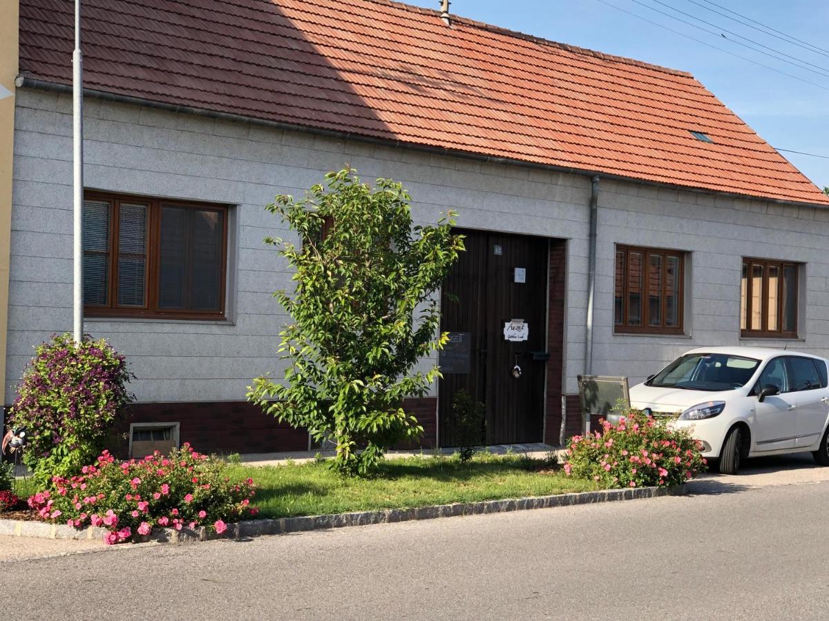 Auszeit; Gaestehaus & Mehr Kollersdorf Екстер'єр фото